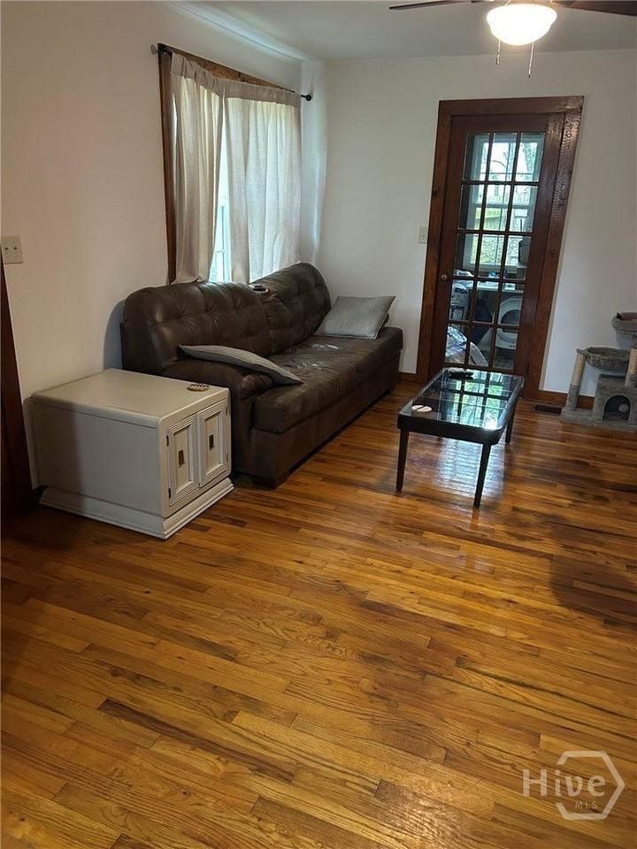 150 Appleby Dr - Photo 3 of 11