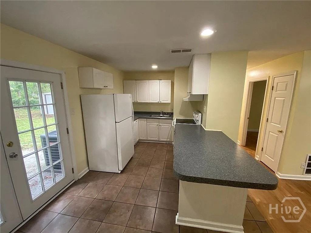 6910 Damascus Rd - Photo 5 of 16