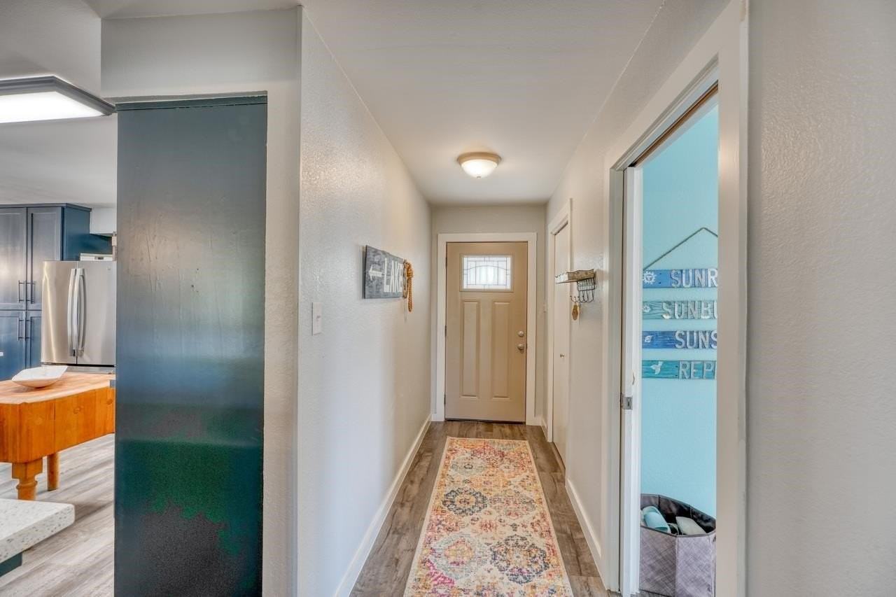 724 S Chaparral - Photo 3 of 29