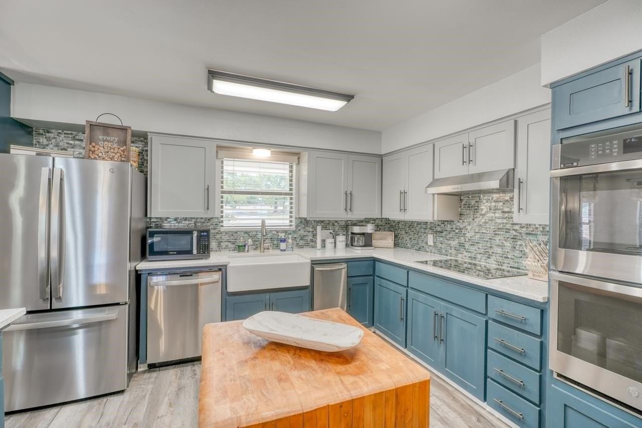 724 S Chaparral - Photo 7 of 29