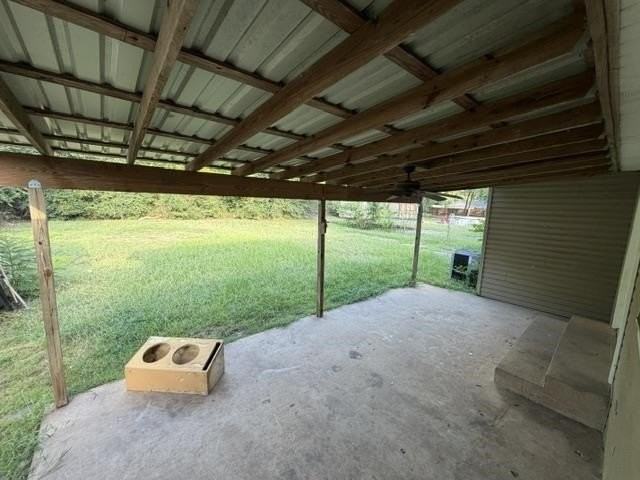 1302 Dale St - Photo 4 of 15
