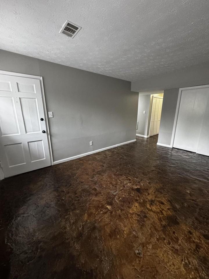 185 Donabrook Ct #B7 - Photo 4 of 17