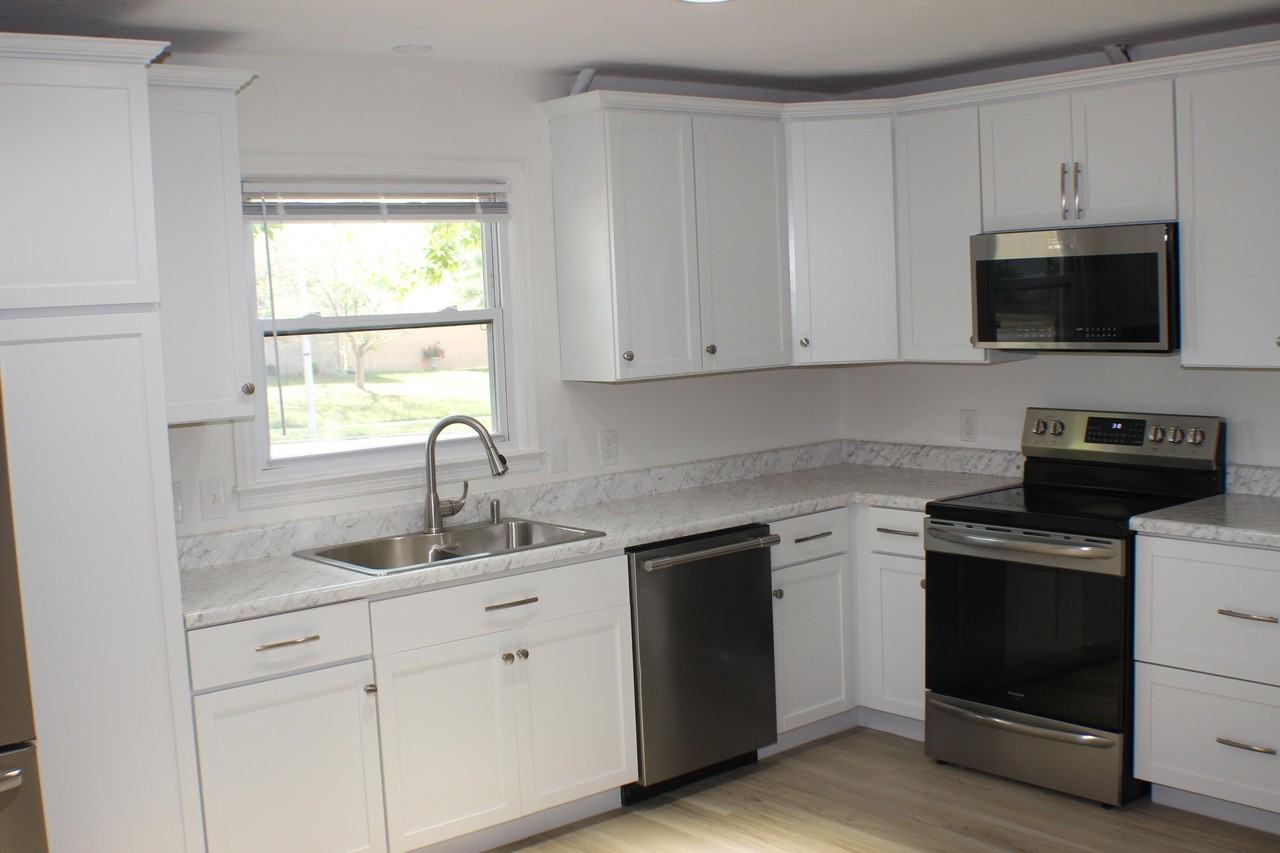 3193 Carriage Ln - Photo 4 of 22