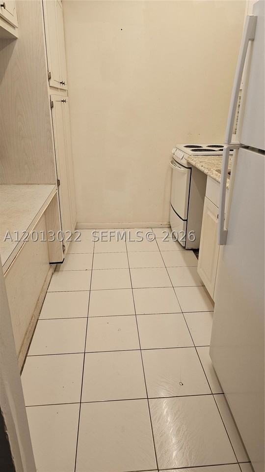 2200 E Hallandale Beach Blvd #709 - Photo 7 of 18