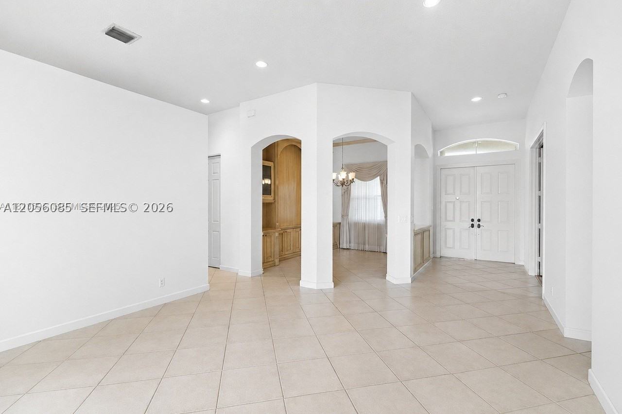 18659 Sw 12th St - Photo 3 of 40