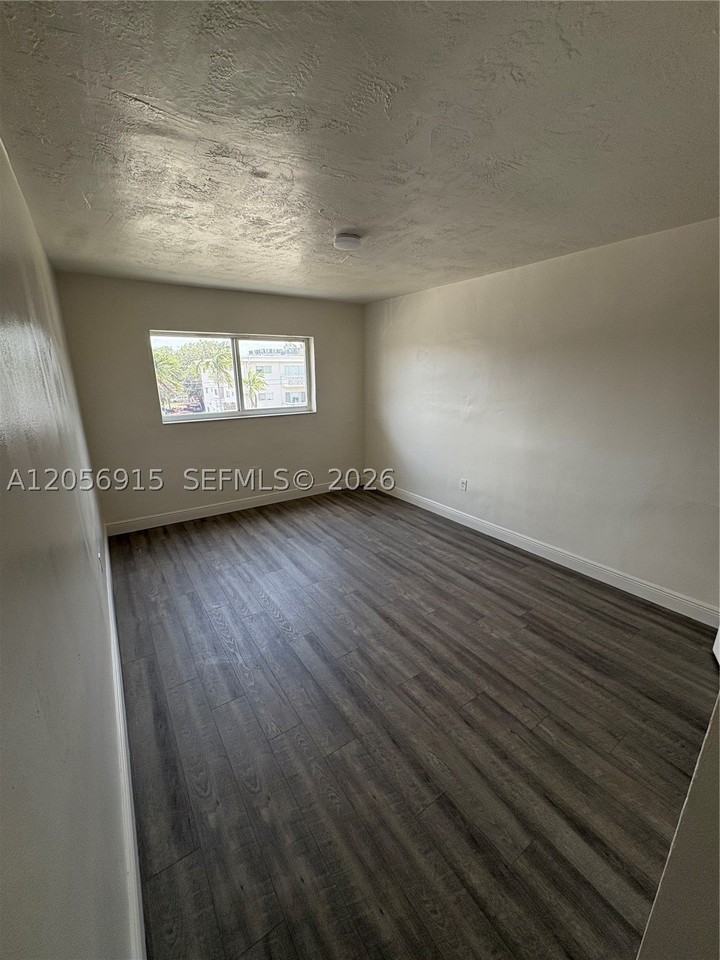 13455 Ne 6th Ave #303 - Photo 2 of 7