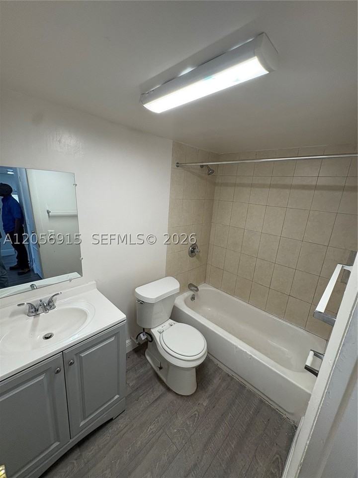 13455 Ne 6th Ave #303 - Photo 3 of 7