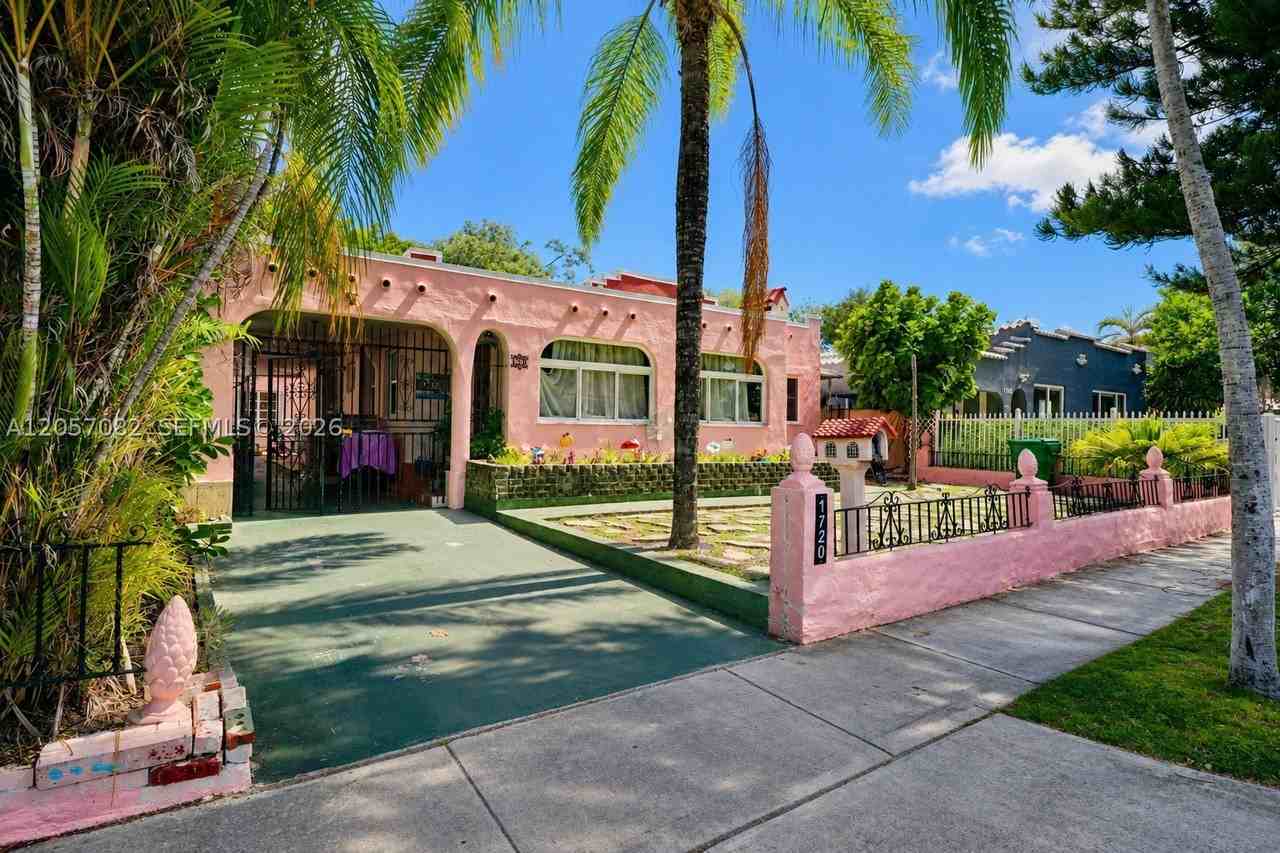 1720 Sw 11th Ter - Photo 3 of 34