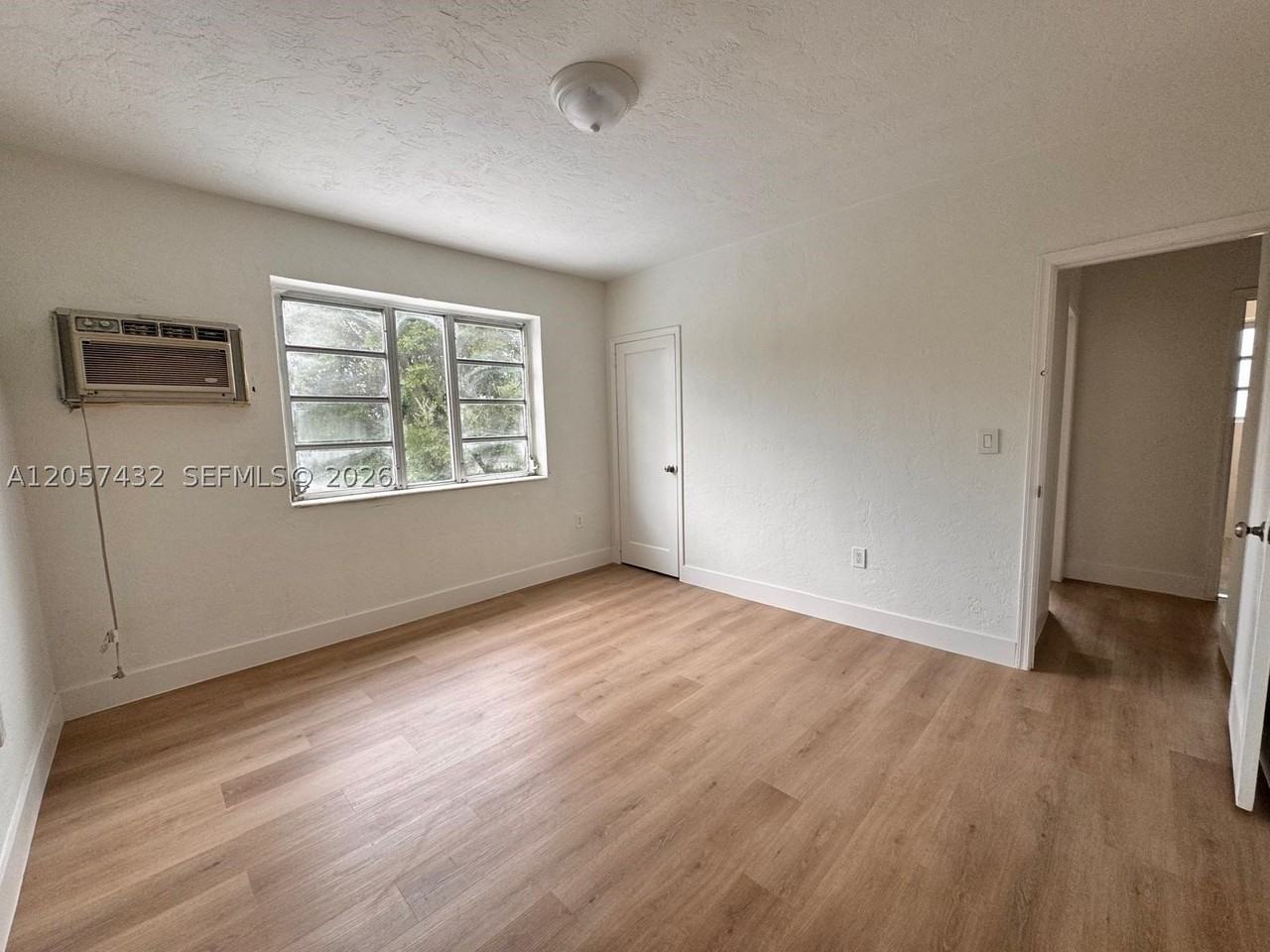 131 Nw 32nd Ct #133 - Photo 5 of 8