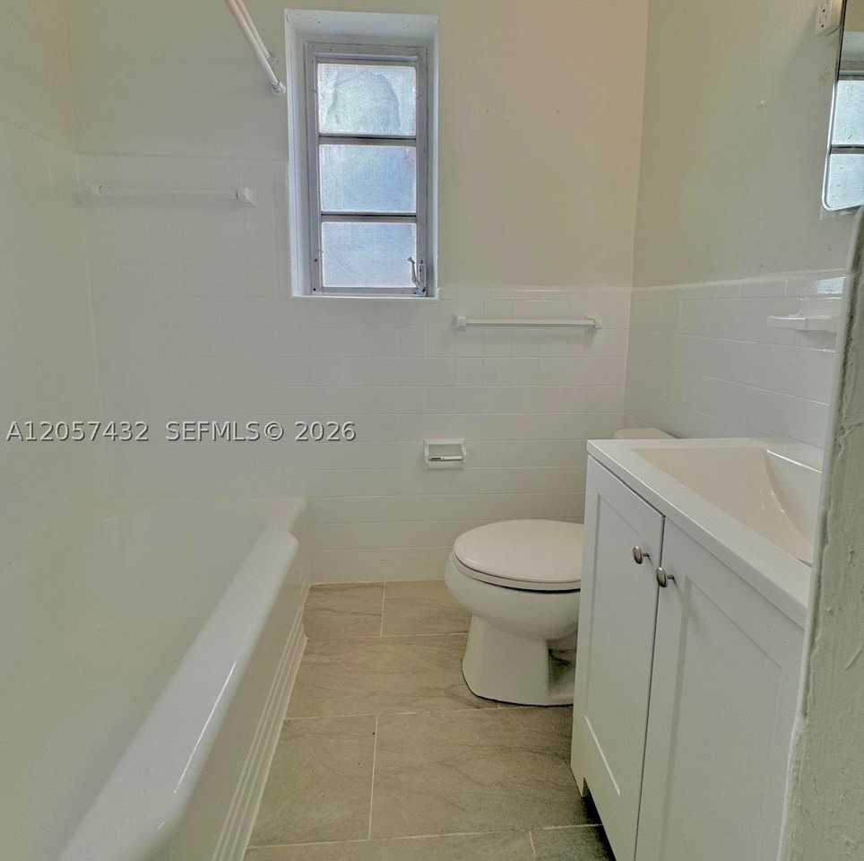 131 Nw 32nd Ct #133 - Photo 6 of 8