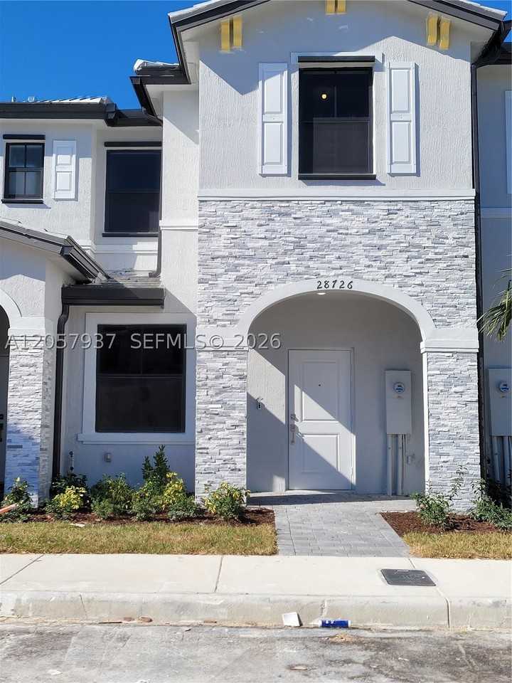 28726 Sw 132nd Ct - Photo 2 of 35