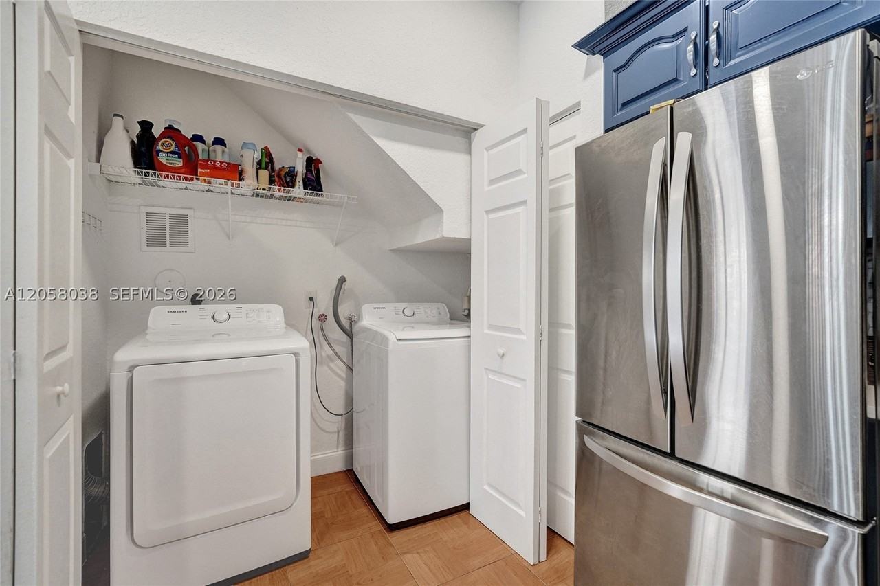 1315 N Santa Catalina Cir #1315 - Photo 6 of 46