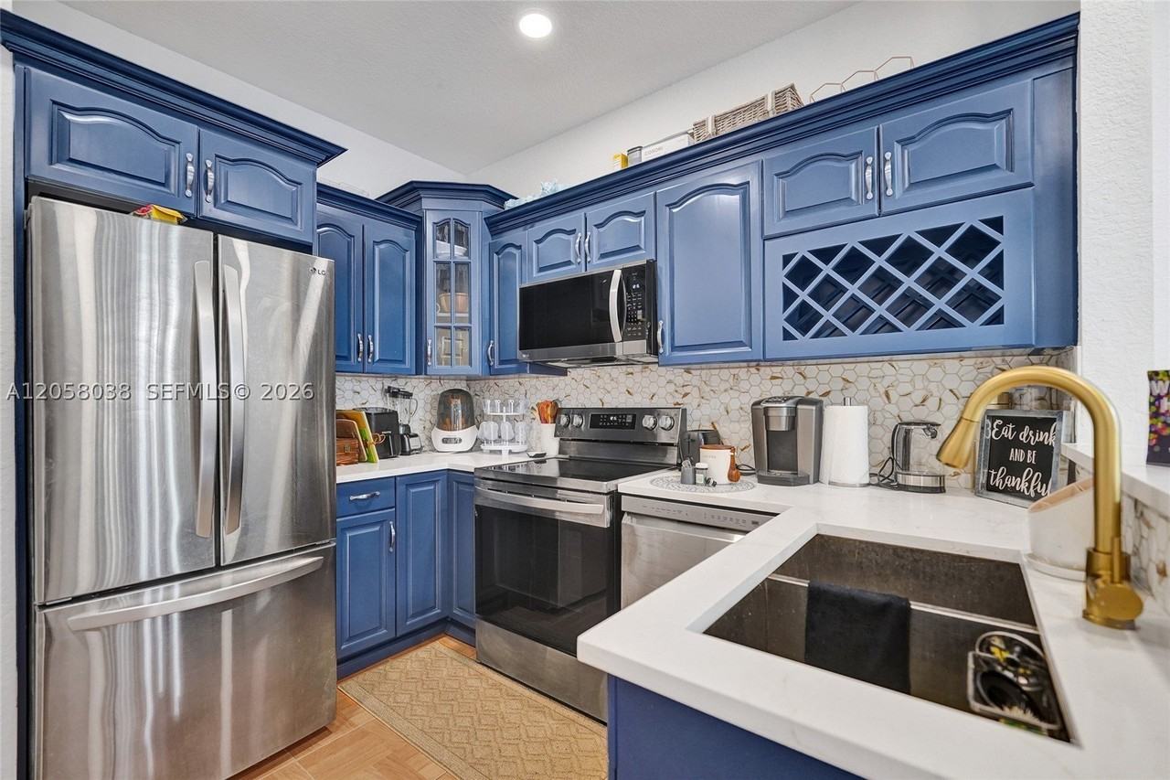 1315 N Santa Catalina Cir #1315 - Photo 7 of 46