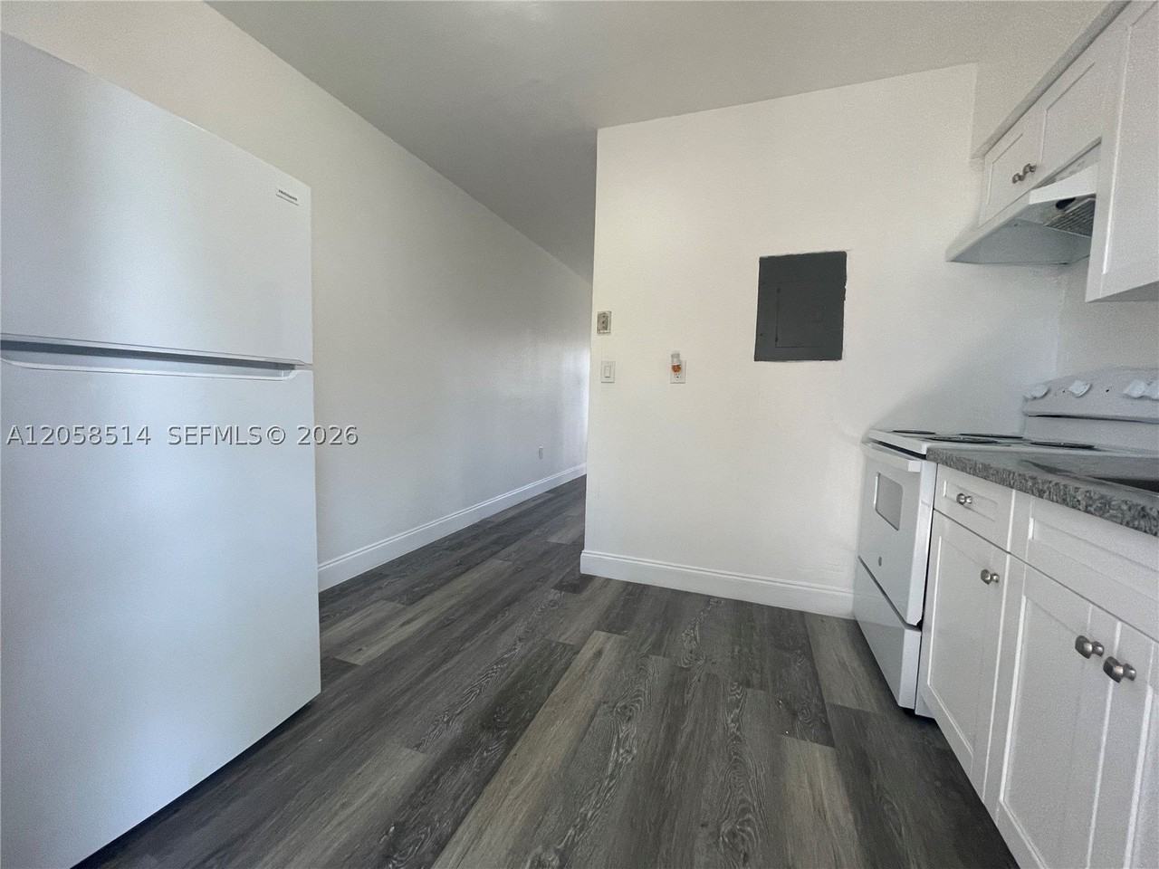 15940 Ne 19th Ct #2 - Photo 4 of 10