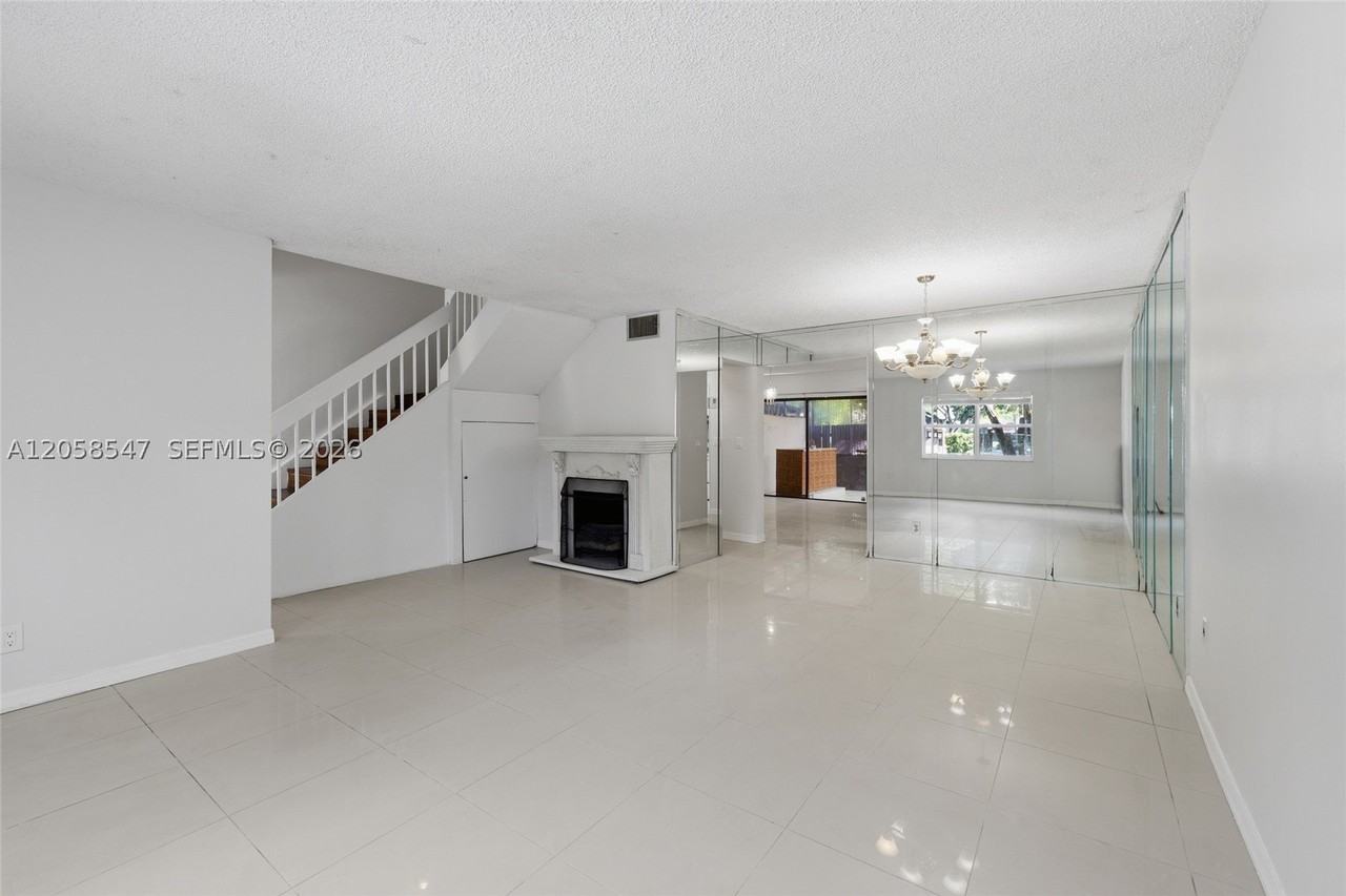 6929 Sw 38th St #2L - Photo 3 of 20