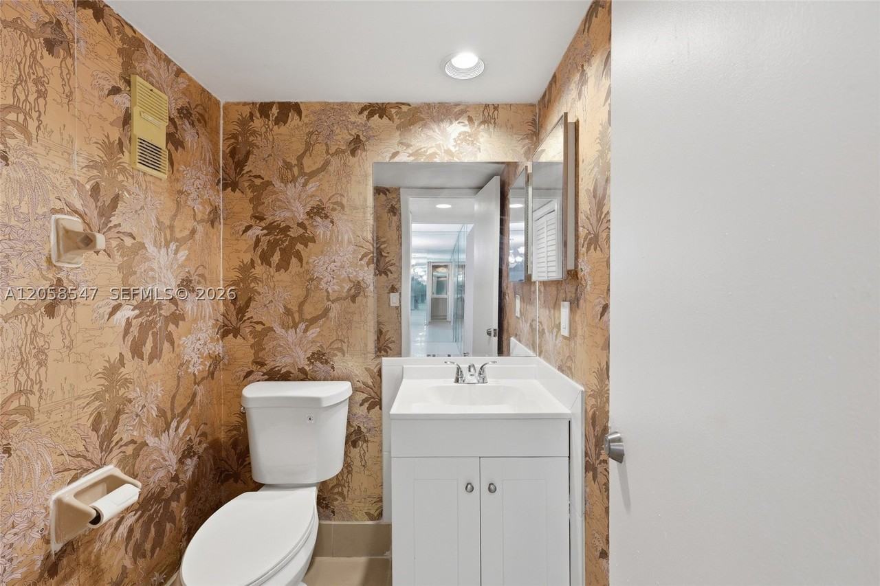 6929 Sw 38th St #2L - Photo 6 of 20
