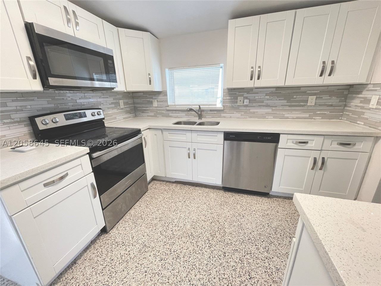 7141 Wilson St - Photo 7 of 13