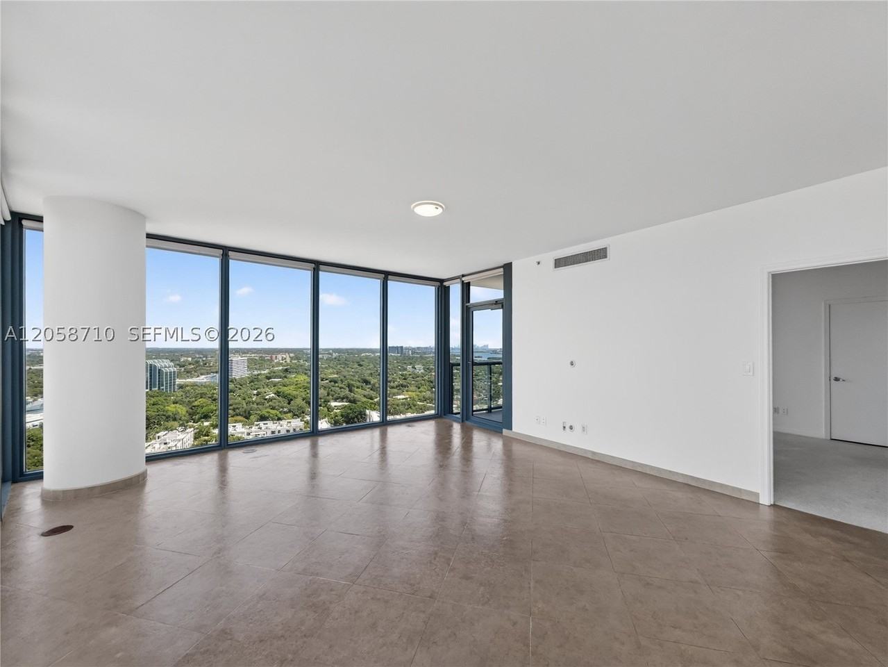 601 Ne 36th St #2401 - Photo 3 of 50