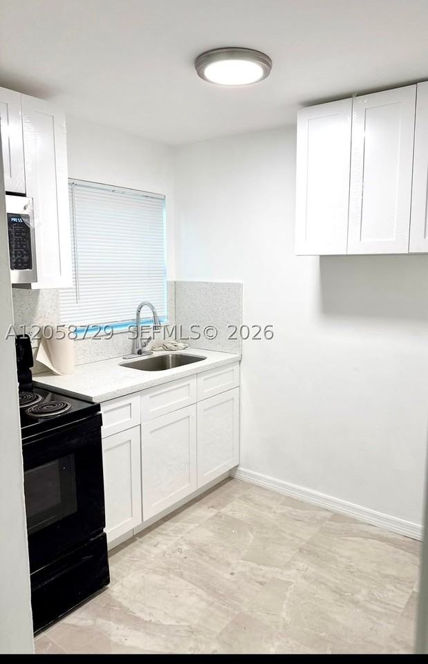 6201 Sw 37th Ct #1A - Photo 2 of 5