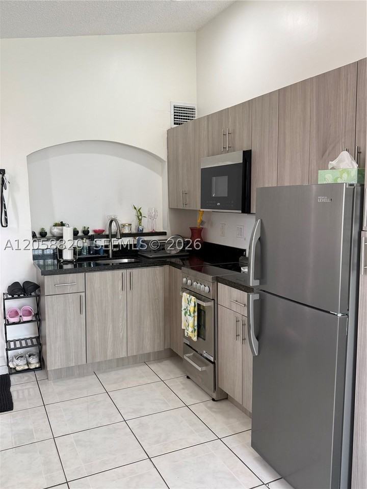 9940 Sw 146th Ct #1 - Photo 7 of 11