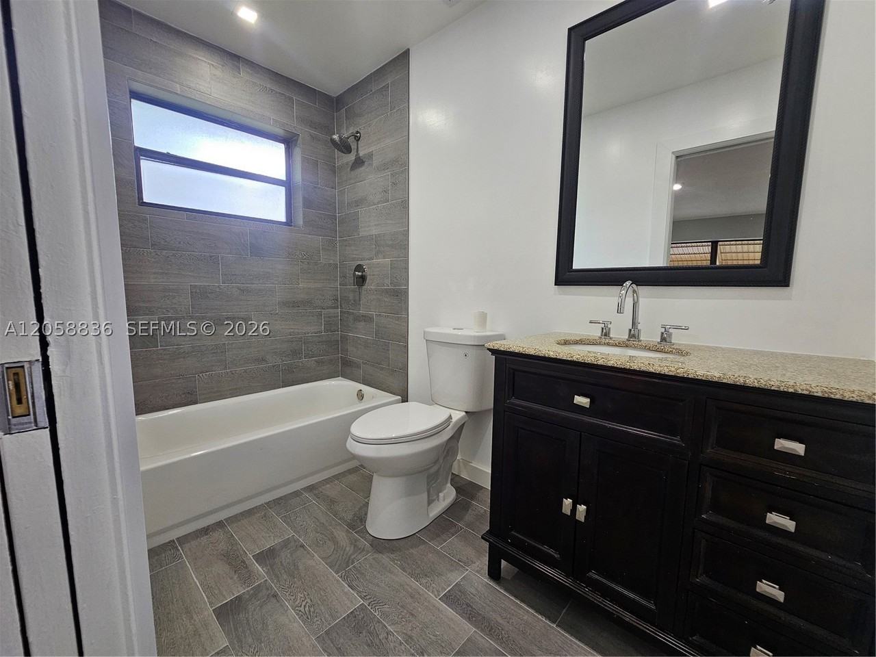 1373 Ne 144th St - Photo 7 of 9
