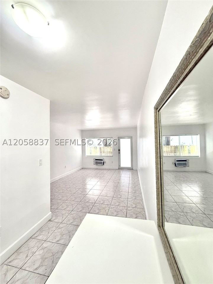 1021 Michigan Ave #3 - Photo 2 of 8