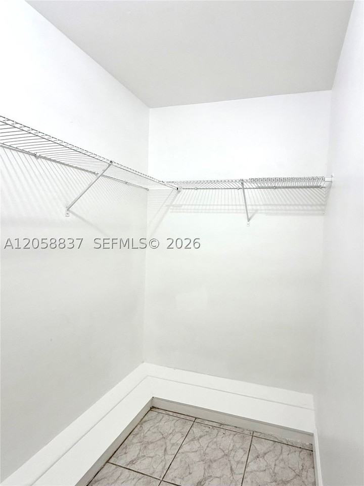 1021 Michigan Ave #3 - Photo 3 of 8