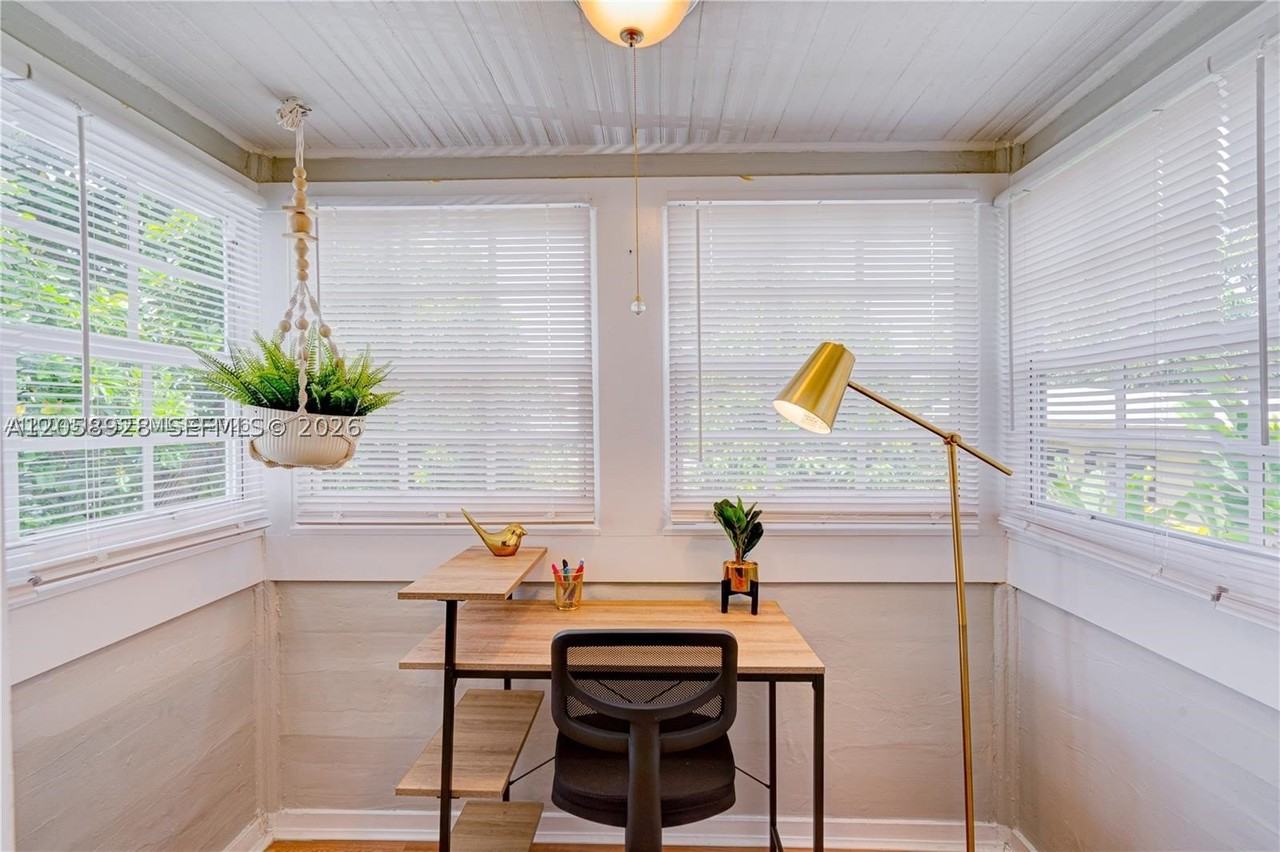 227 Sw 30th Ave #B - Photo 7 of 15