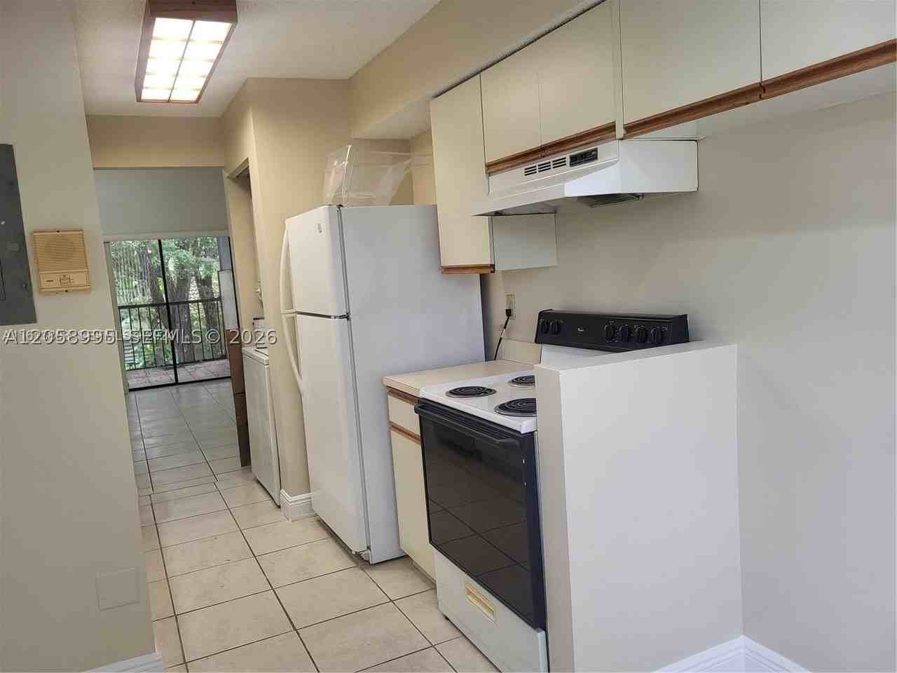 9843 Sw 138th Ave #EA2R - Photo 5 of 13