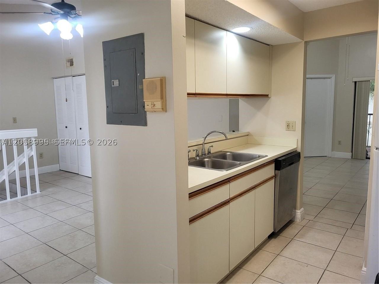 9843 Sw 138th Ave #EA2R - Photo 6 of 13