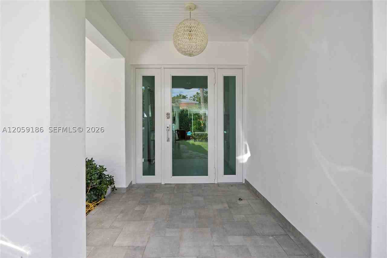 630 Allendale Rd - Photo 4 of 43