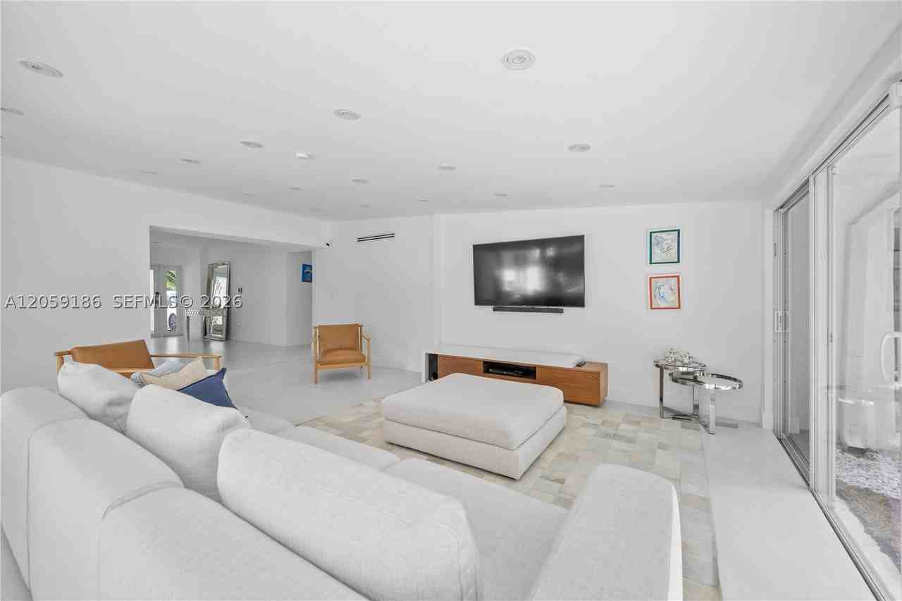 630 Allendale Rd - Photo 6 of 43