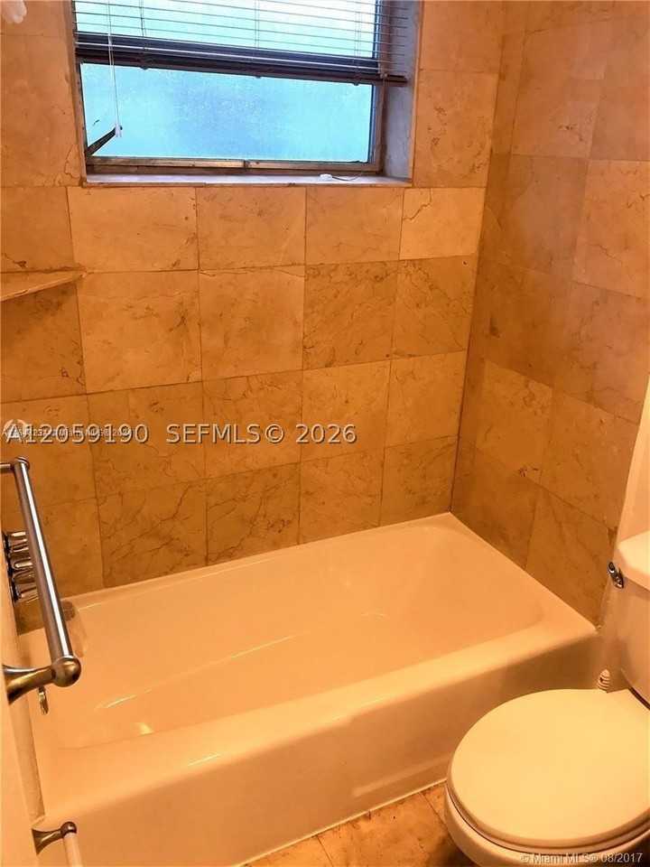 2236 Jackson St #8 - Photo 6 of 9
