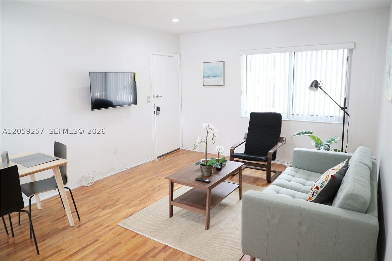 215 Antilla Ave #2