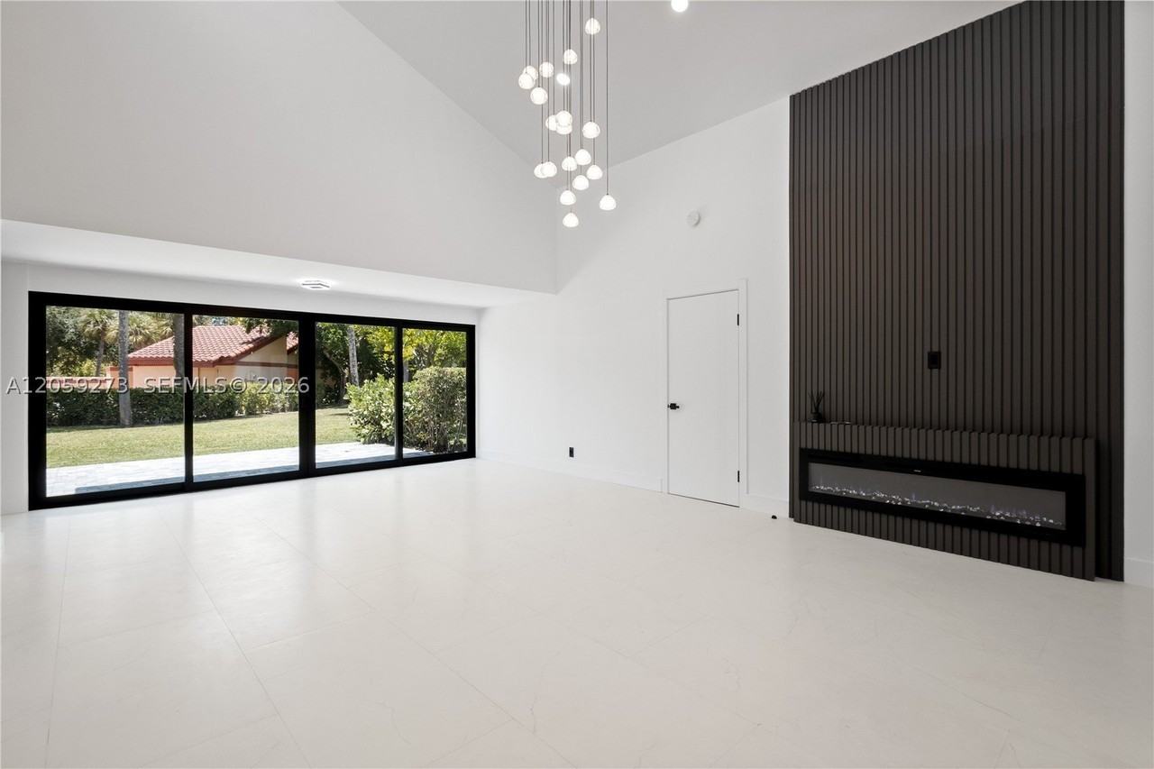 1543 Sw 1st Ave - Photo 6 of 50