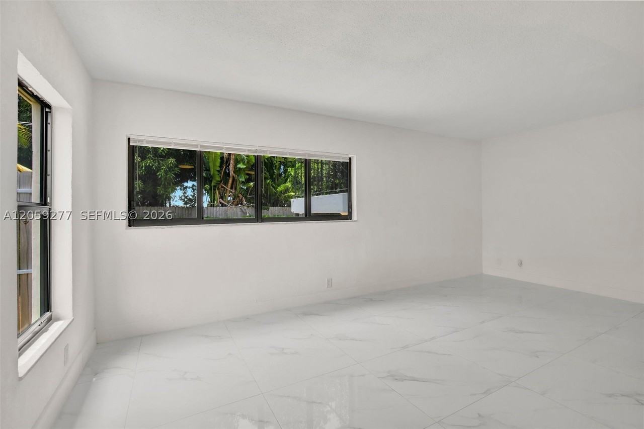 5731 Ne 18th Ave #1 - Photo 5 of 15