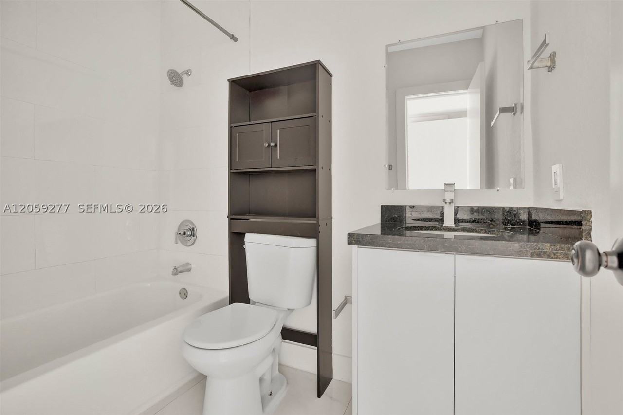 5731 Ne 18th Ave #1 - Photo 7 of 15