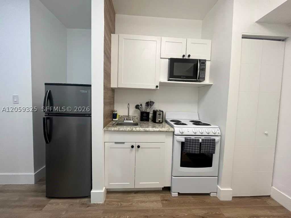 8325 Sw 158th Ave #A - Photo 5 of 6