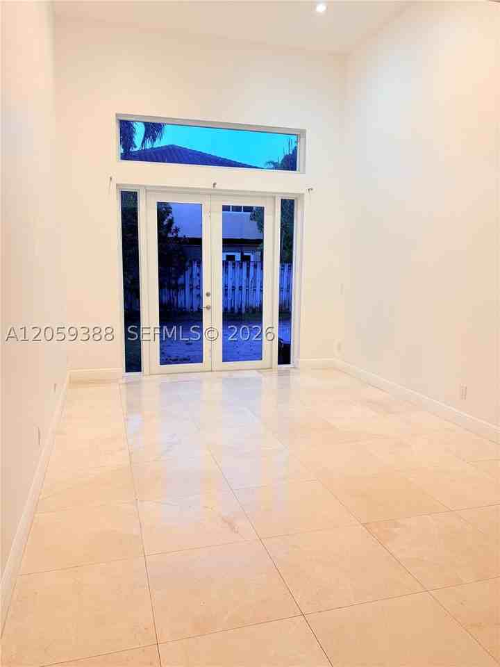 1581 Sw 106th Ave #0 - Photo 3 of 10