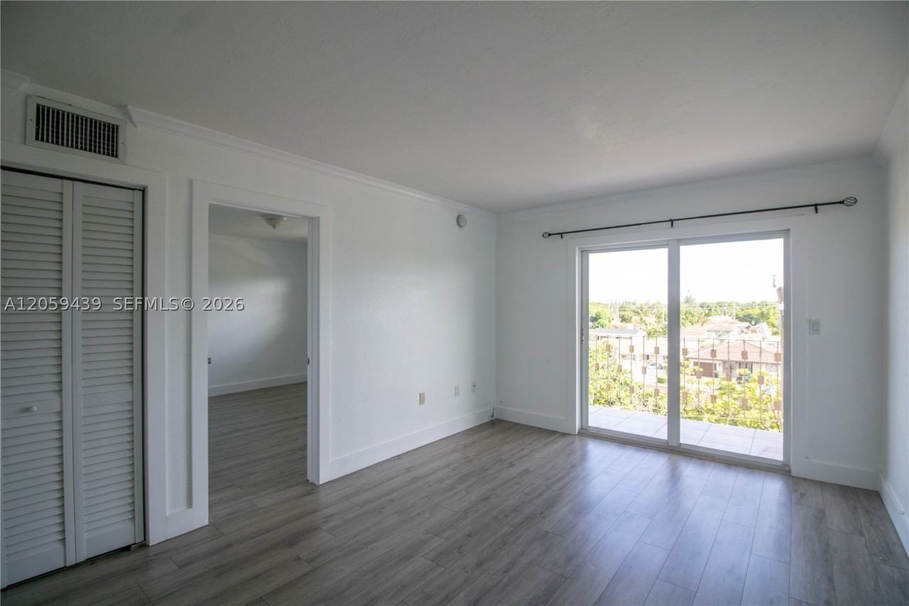 4758 W Flagler St #14 - Photo 2 of 11