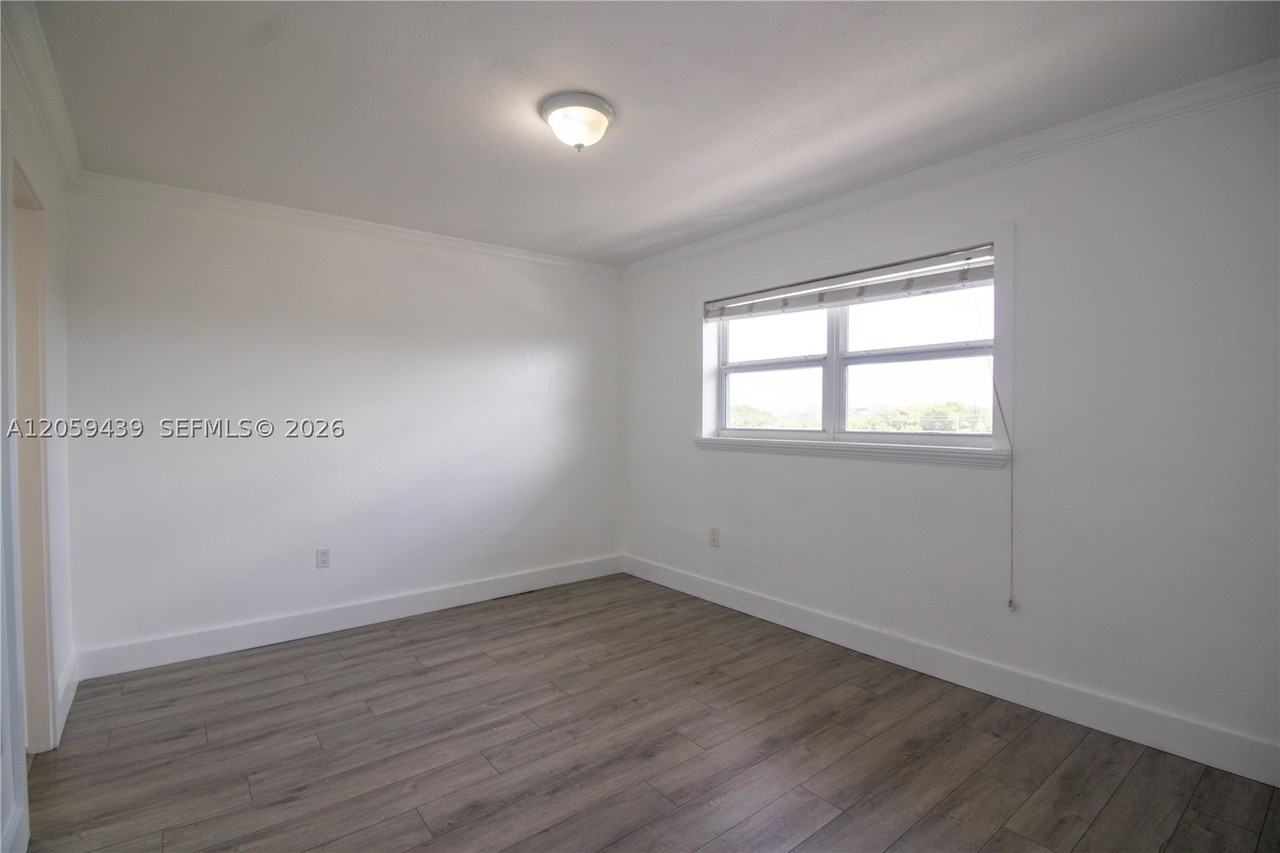 4758 W Flagler St #14 - Photo 6 of 11