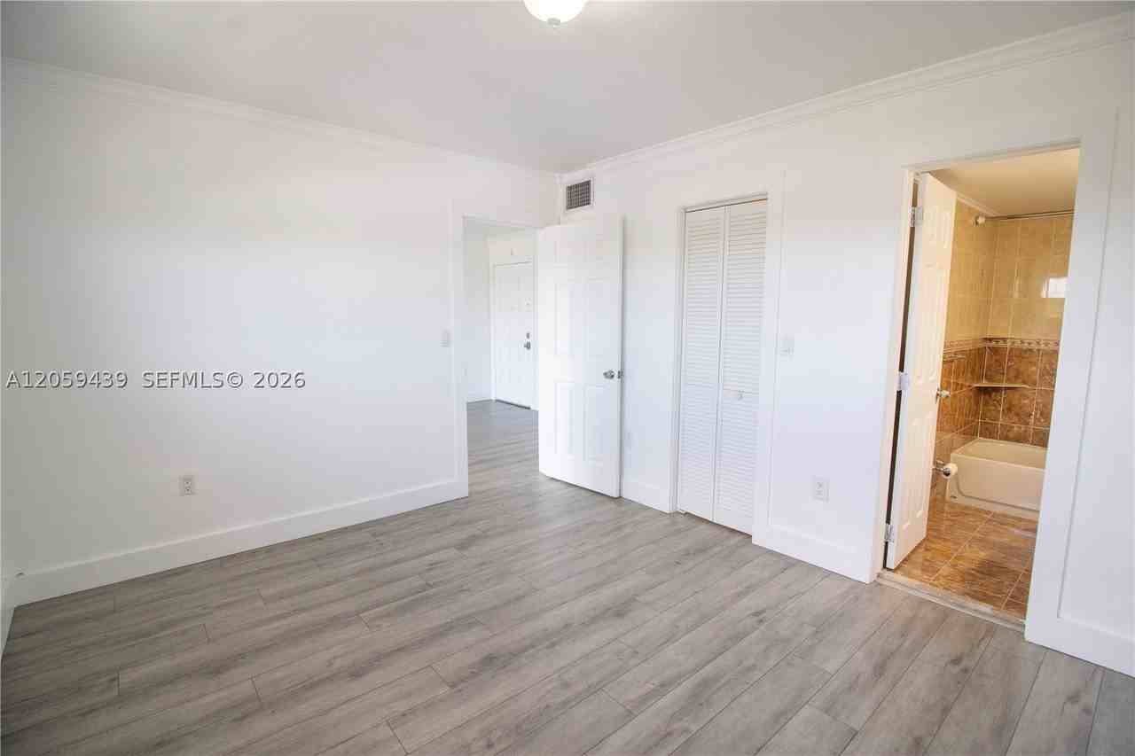 4758 W Flagler St #14 - Photo 7 of 11