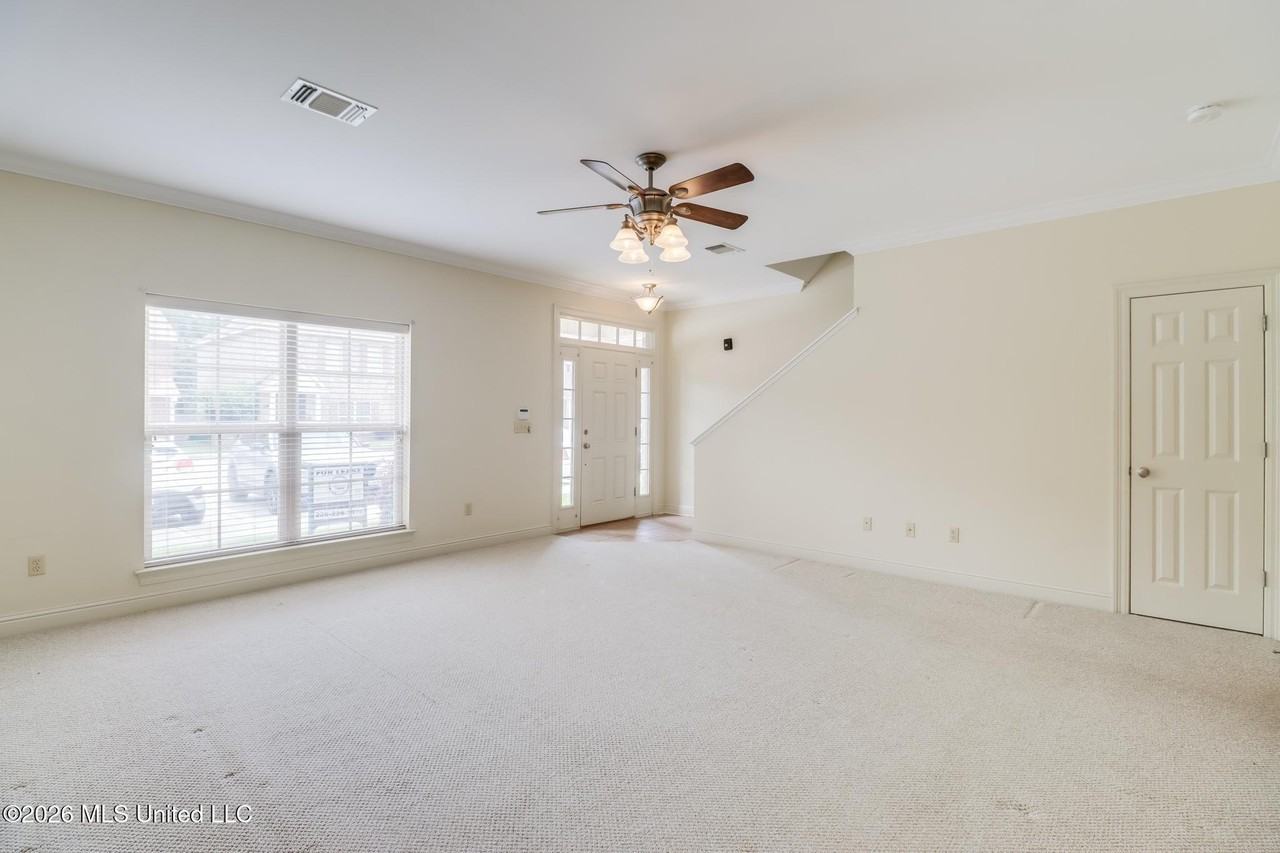 940 Jefferson Dr - Photo 4 of 19