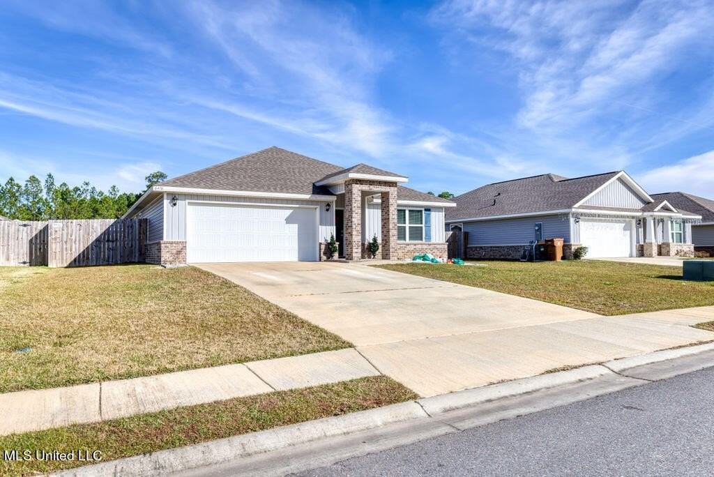 6476 Eastland Cir - Photo 3 of 23