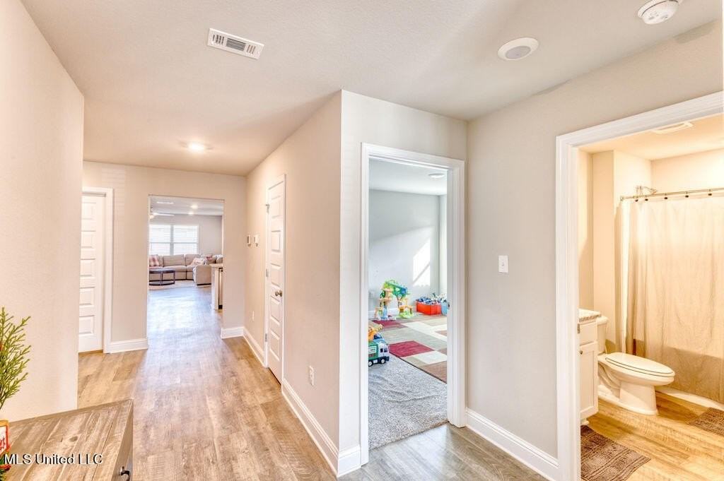 6476 Eastland Cir - Photo 4 of 23