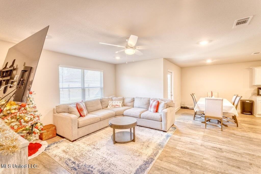 6476 Eastland Cir - Photo 7 of 23