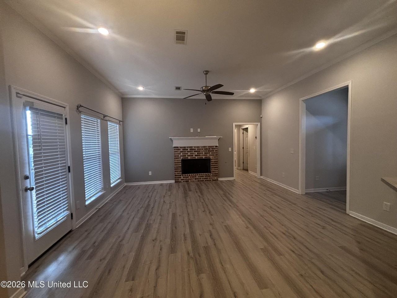 1234 Addison Ln - Photo 3 of 23