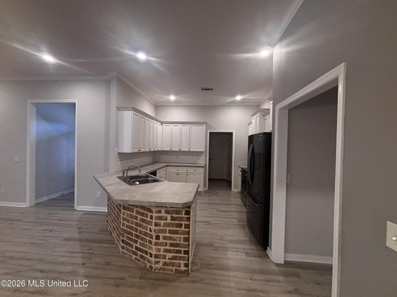 1234 Addison Ln - Photo 5 of 23