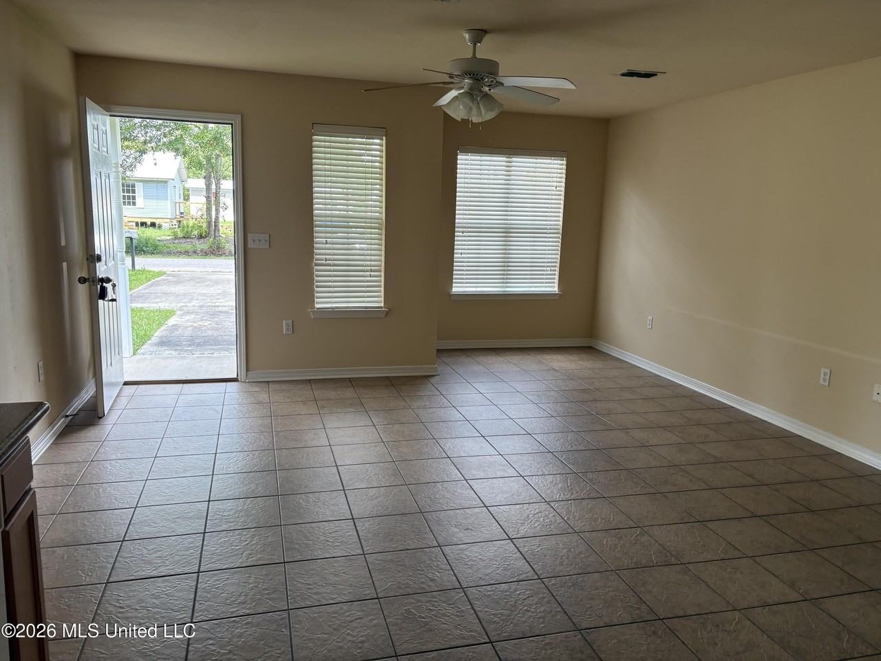 8104D Laredo Ave - Photo 3 of 21