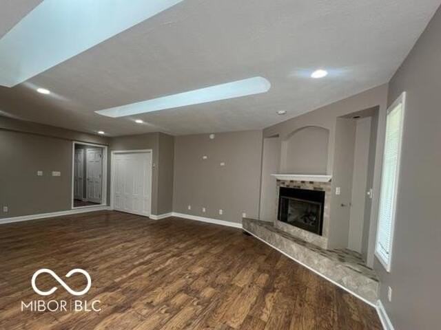 945 Fox Hill Dr - Photo 4 of 27